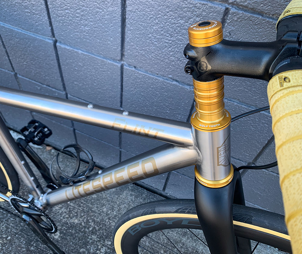 QR SR5 Aero Road Bike